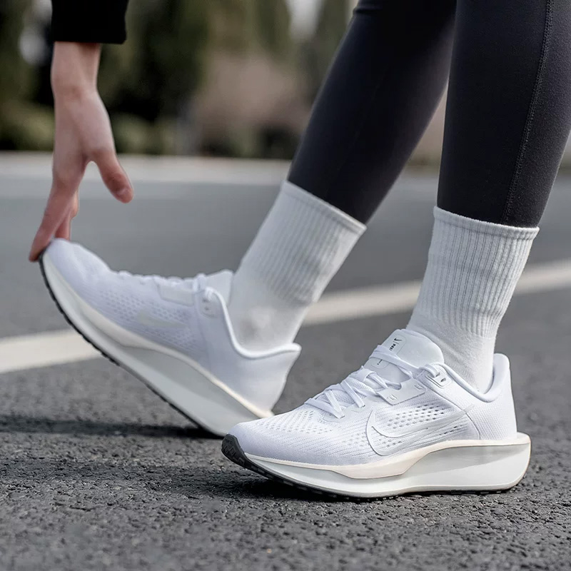 Женские кроссовки NIKE QEST 6  – обзор и цена Women'S Shoes Nike Jordan