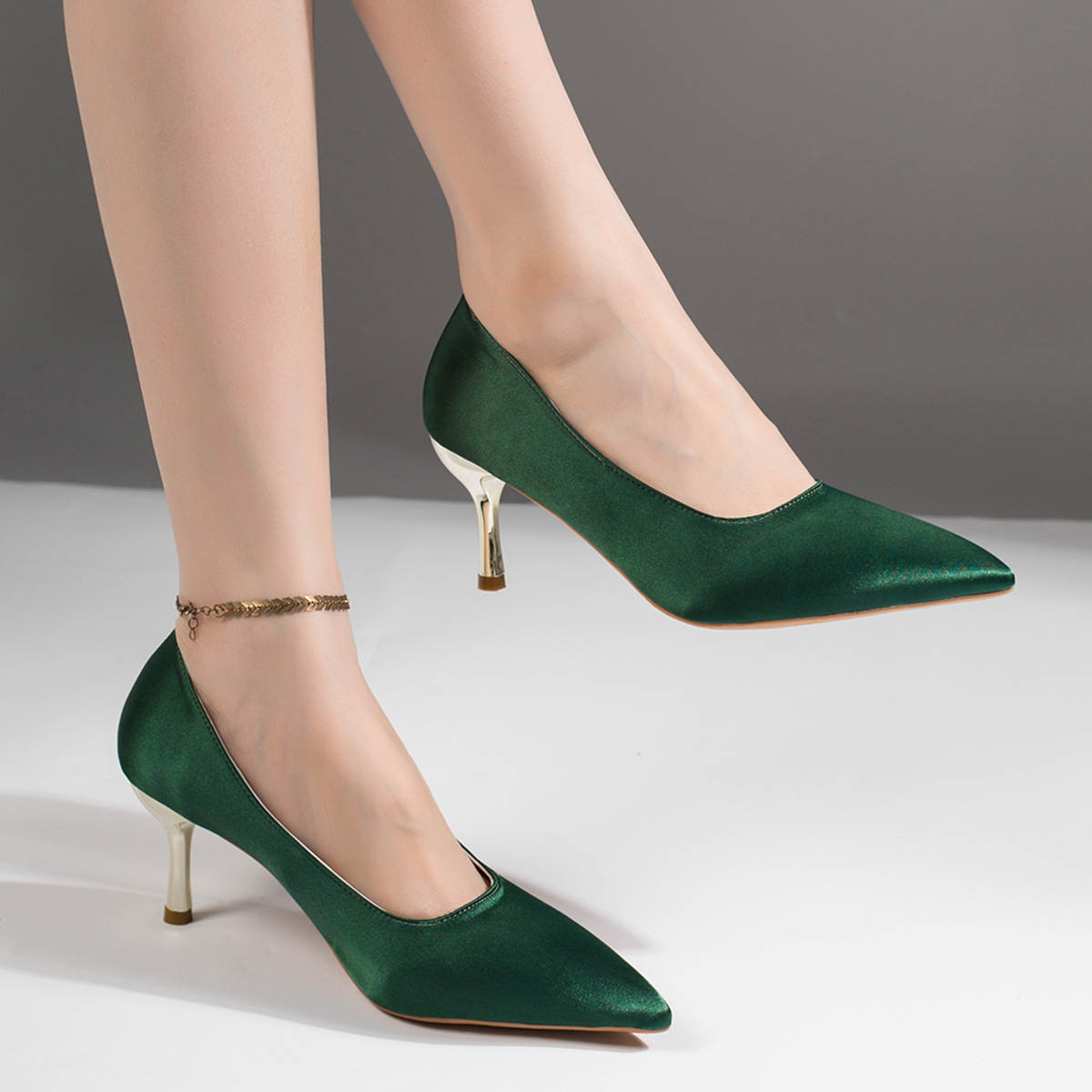 Женские зеленые атласные туфли – обзор и цена Court Heel Pointed